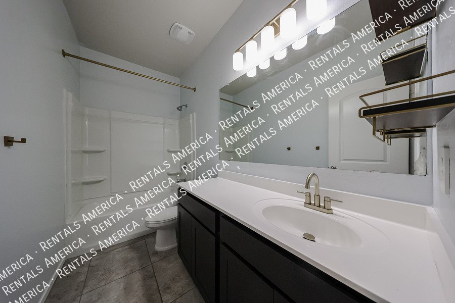 Available now! 3 bed 2 bath in Maricopa property image