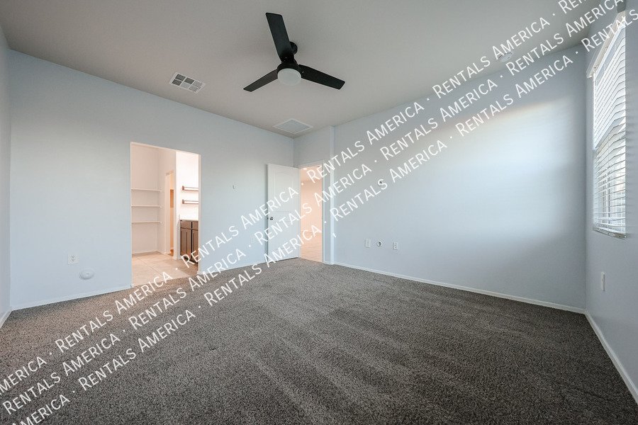 Available now! 3 bed 2 bath in Maricopa property image