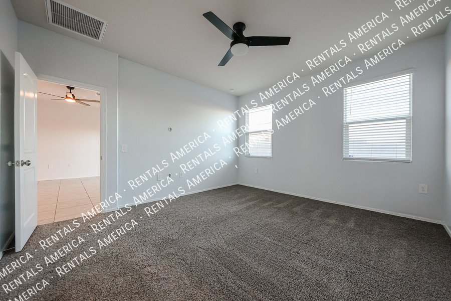 Available now! 3 bed 2 bath in Maricopa property image