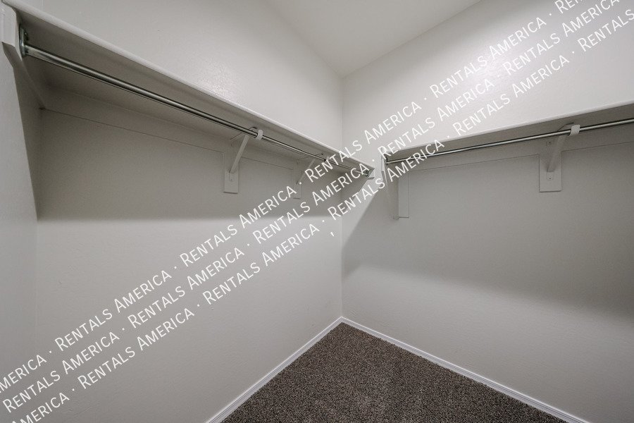 Available now! 3 bed 2 bath in Maricopa property image