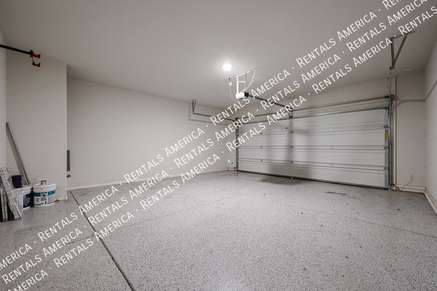 Available now! 3 bed 2 bath in Maricopa property image