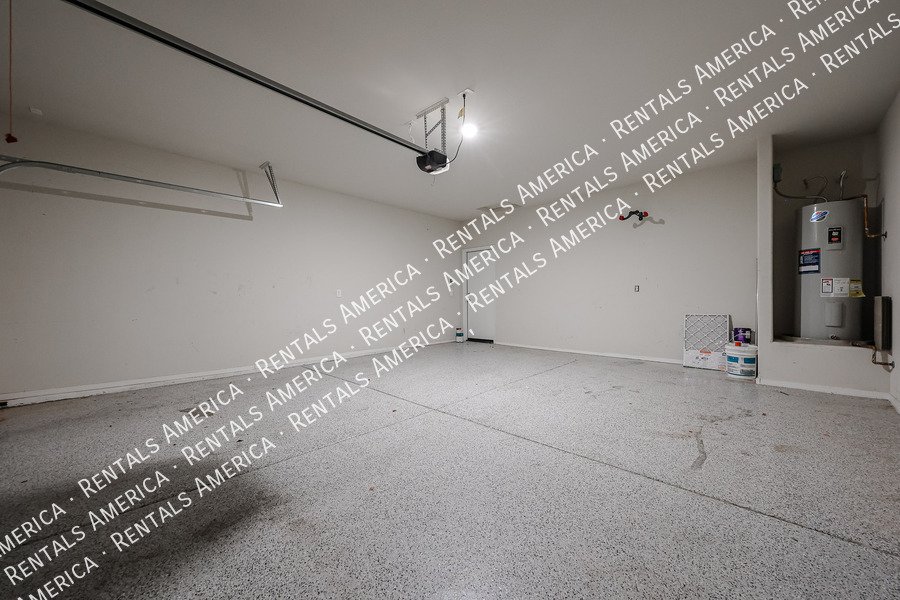 Available now! 3 bed 2 bath in Maricopa property image