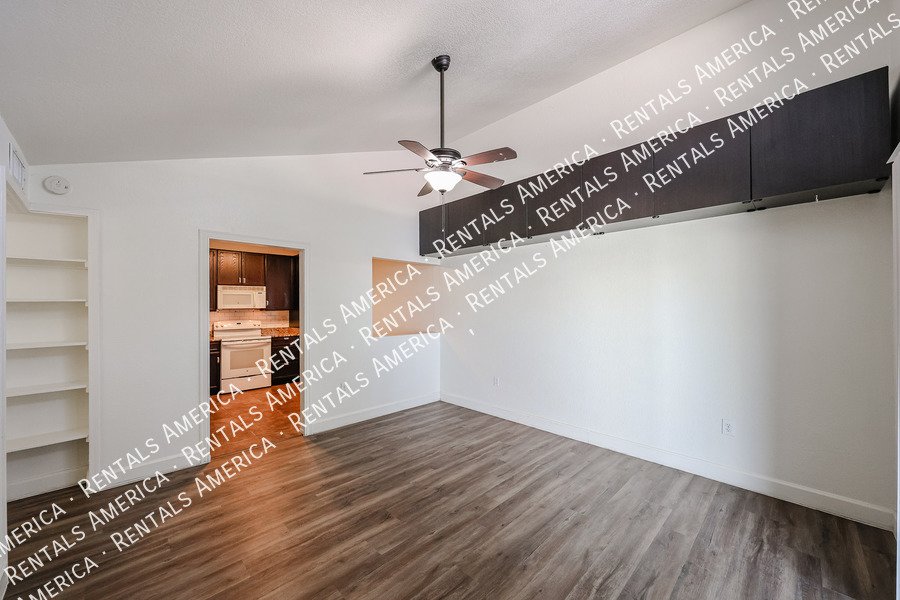 Fantastic 3/2 Bath Townhouse Riverview Area property image