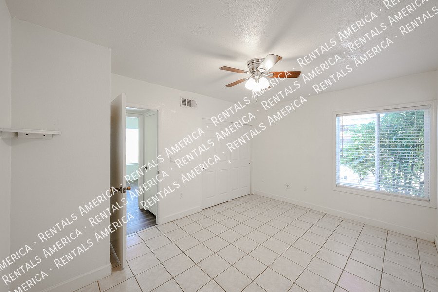 Fantastic 3/2 Bath Townhouse Riverview Area property image