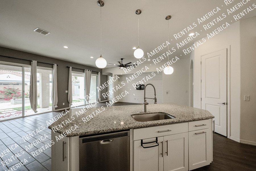 Single level Beauty in Rittenhouse On The Ranch! property image