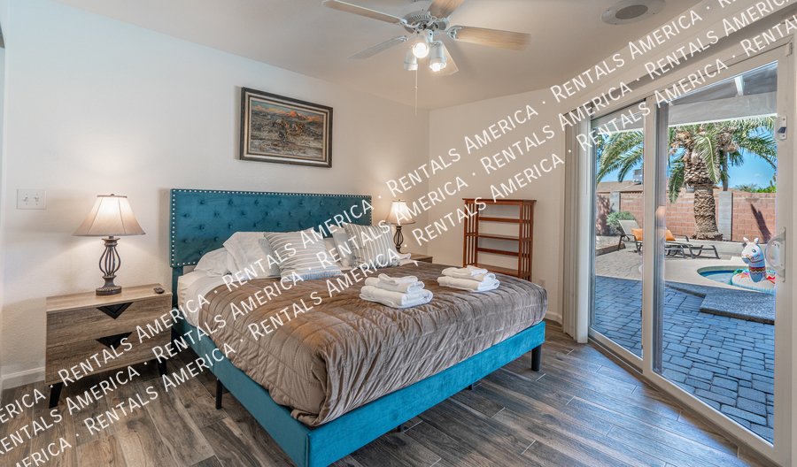 Spacious 5 Bedroom Home With Refreshing Pool & Large Backyard!!! property image