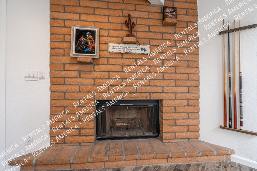 Spacious 5 Bedroom Home With Refreshing Pool & Large Backyard!!! property image