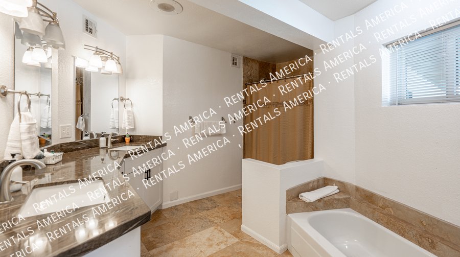 Spacious 5 Bedroom Home With Refreshing Pool & Large Backyard!!! property image