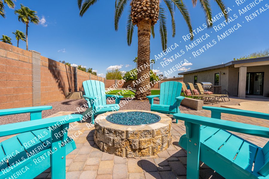 Spacious 5 Bedroom Home With Refreshing Pool & Large Backyard!!! property image