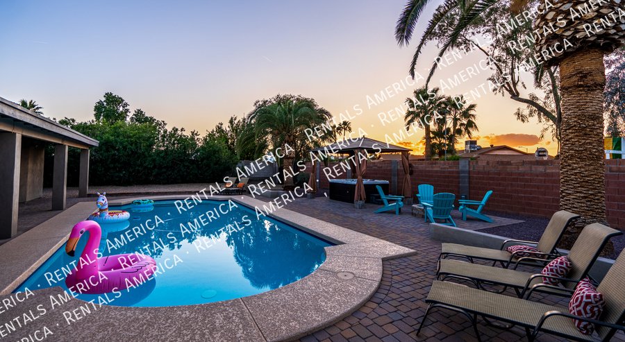 Spacious 5 Bedroom Home With Refreshing Pool & Large Backyard!!! property image