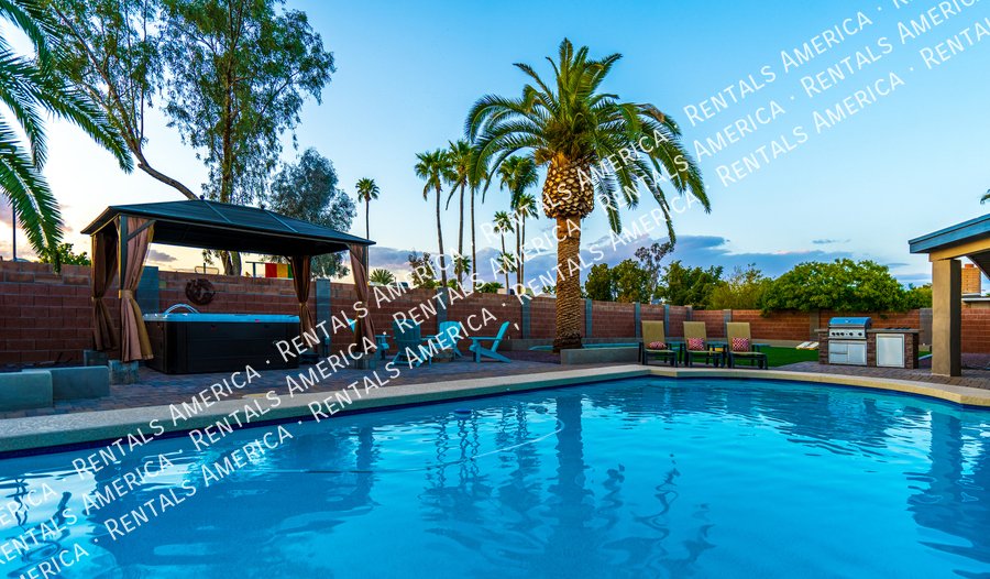 Spacious 5 Bedroom Home With Refreshing Pool & Large Backyard!!! property image