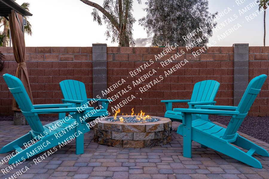 Spacious 5 Bedroom Home With Refreshing Pool & Large Backyard!!! property image