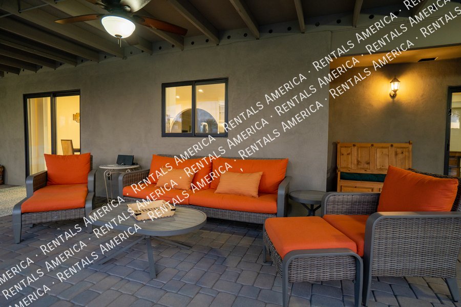 Spacious 5 Bedroom Home With Refreshing Pool & Large Backyard!!! property image