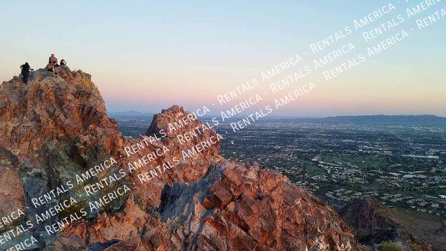 Spacious 5 Bedroom Home With Refreshing Pool & Large Backyard!!! property image