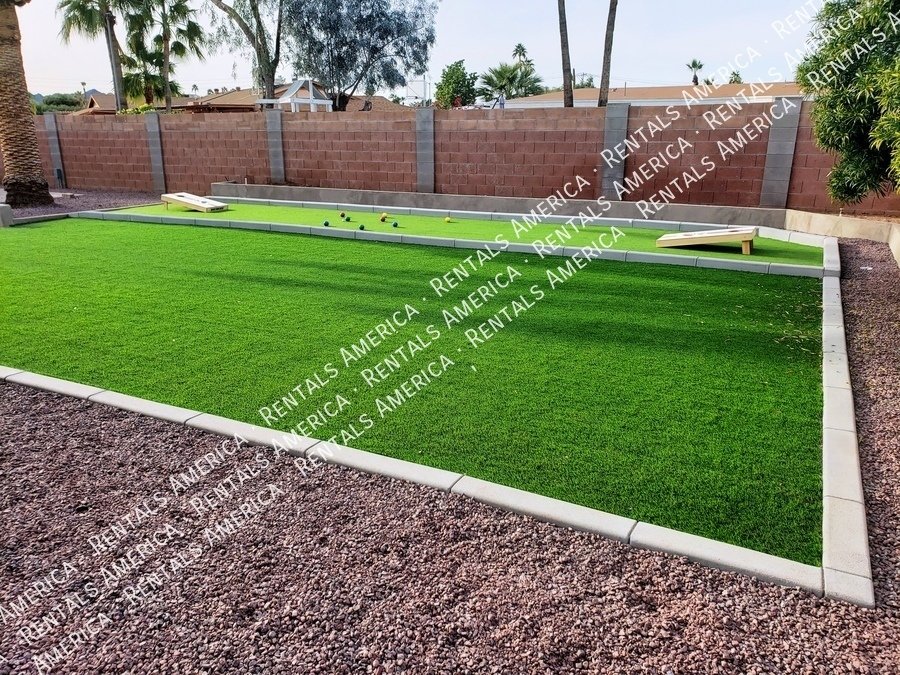 Spacious 5 Bedroom Home With Refreshing Pool & Large Backyard!!! property image