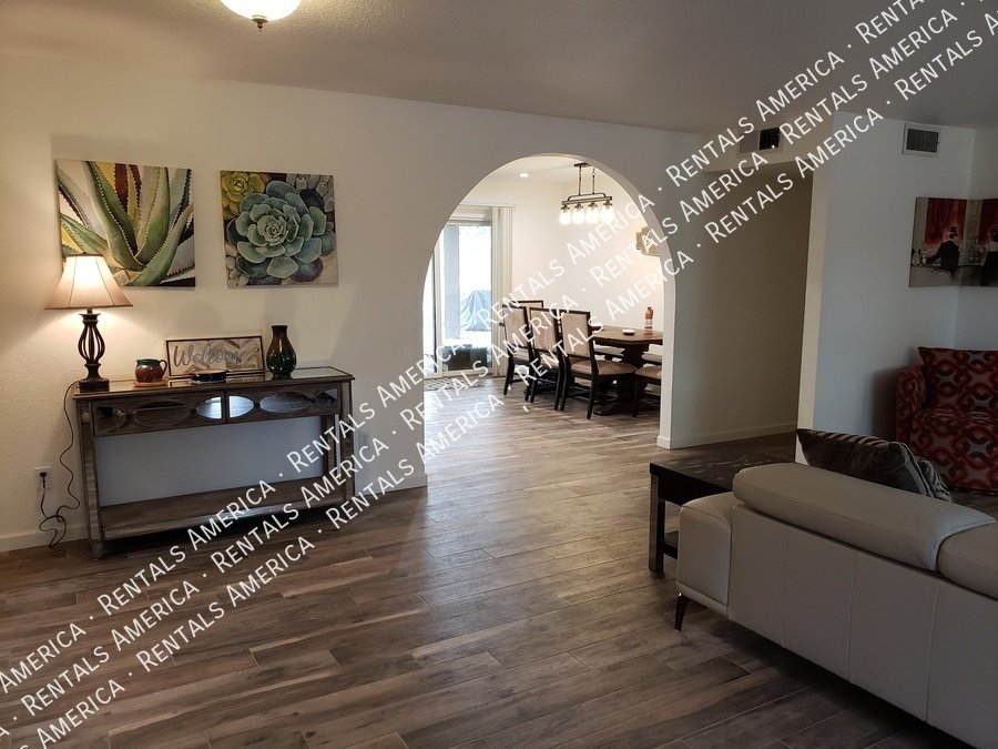 Spacious 5 Bedroom Home With Refreshing Pool & Large Backyard!!! property image