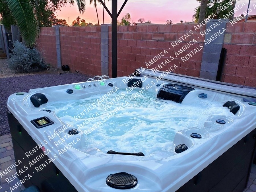 Spacious 5 Bedroom Home With Refreshing Pool & Large Backyard!!! property image