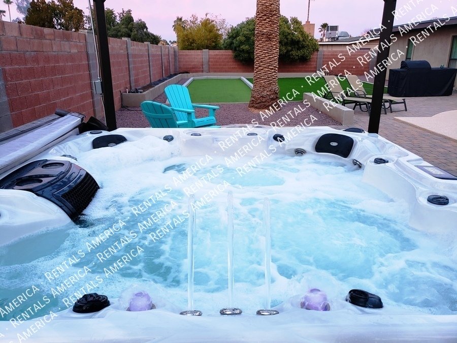 Spacious 5 Bedroom Home With Refreshing Pool & Large Backyard!!! property image