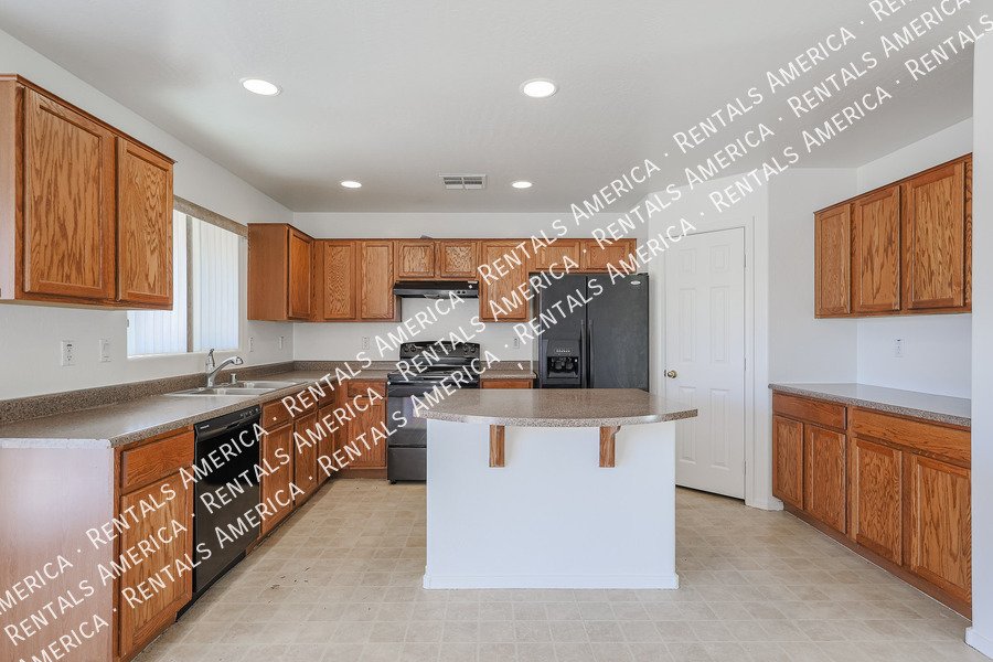 Move In Ready- Avondale 5 bed 3 full bath property image