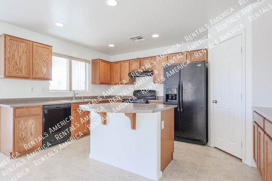 Move In Ready- Avondale 5 bed 3 full bath property image