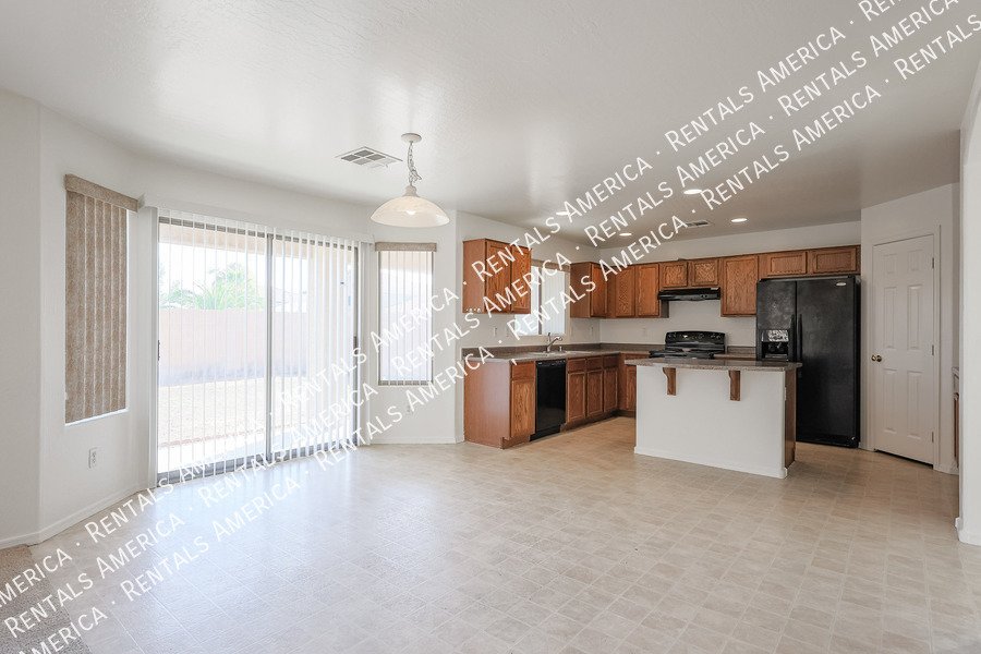 Move In Ready- Avondale 5 bed 3 full bath property image