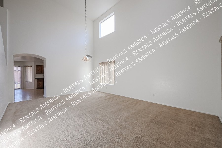 Move In Ready- Avondale 5 bed 3 full bath property image