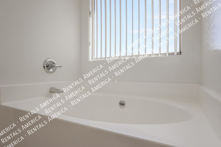 Move In Ready- Avondale 5 bed 3 full bath property image