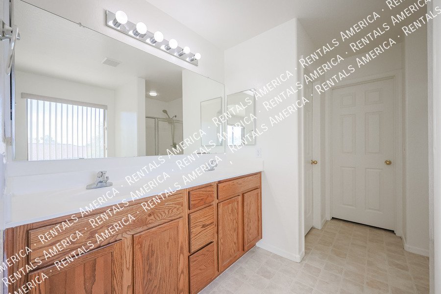 Move In Ready- Avondale 5 bed 3 full bath property image