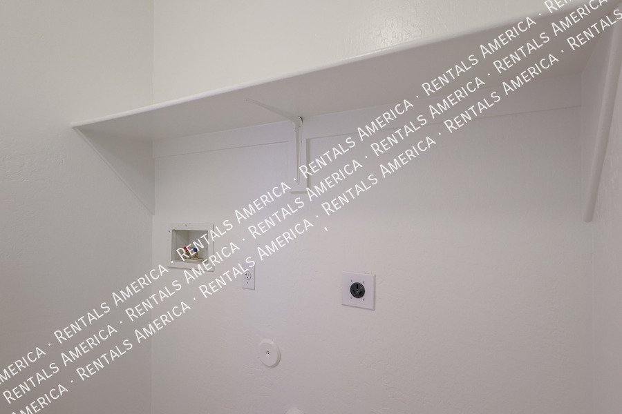 Move In Ready- Avondale 5 bed 3 full bath property image