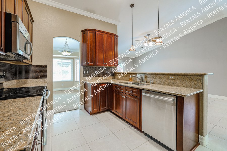 *Get 2 weeks free rent with a signed 12 month lease!* property image