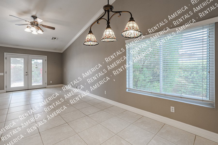 *Get 2 weeks free rent with a signed 12 month lease!* property image