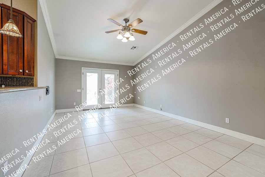 *Get 2 weeks free rent with a signed 12 month lease!* property image