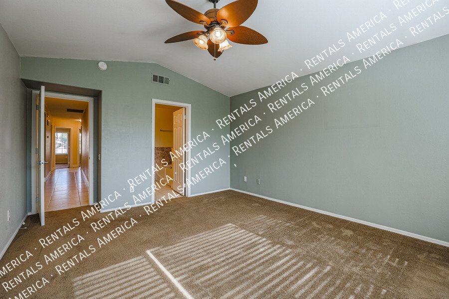 *Get 2 weeks free rent with a signed 12 month lease!* property image