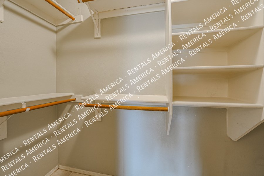 *Get 2 weeks free rent with a signed 12 month lease!* property image