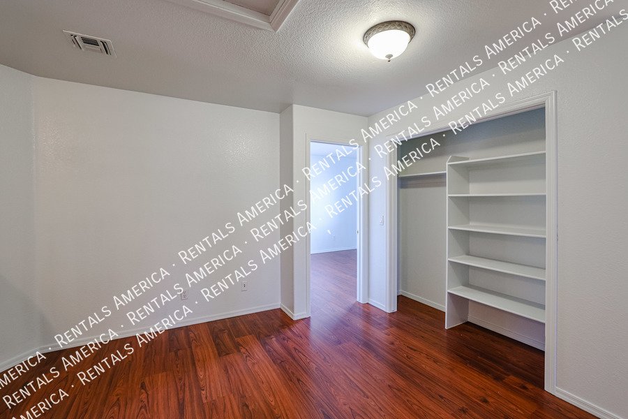 Coming Soon: Beautiful 4 Bed 2 story home with brand new paint property image