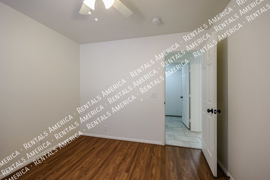 Newly Renovated  Bedroom House In Cactus Park Commmunity!!! property image