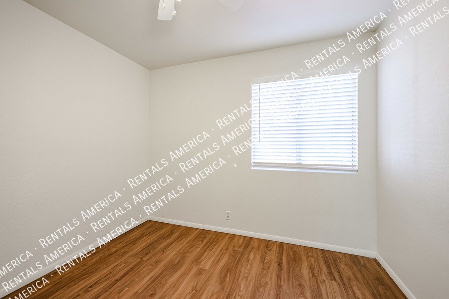 Newly Renovated  Bedroom House In Cactus Park Commmunity!!! property image
