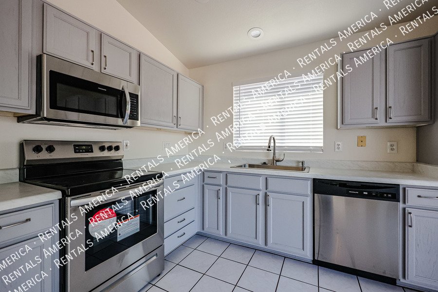 Newly Renovated  Bedroom House In Cactus Park Commmunity!!! property image