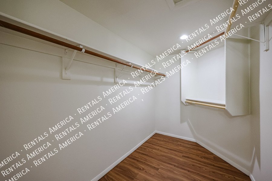 Newly Renovated  Bedroom House In Cactus Park Commmunity!!! property image