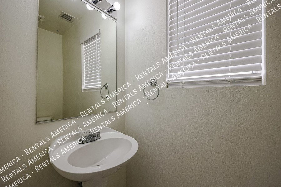 Newly Renovated  Bedroom House In Cactus Park Commmunity!!! property image