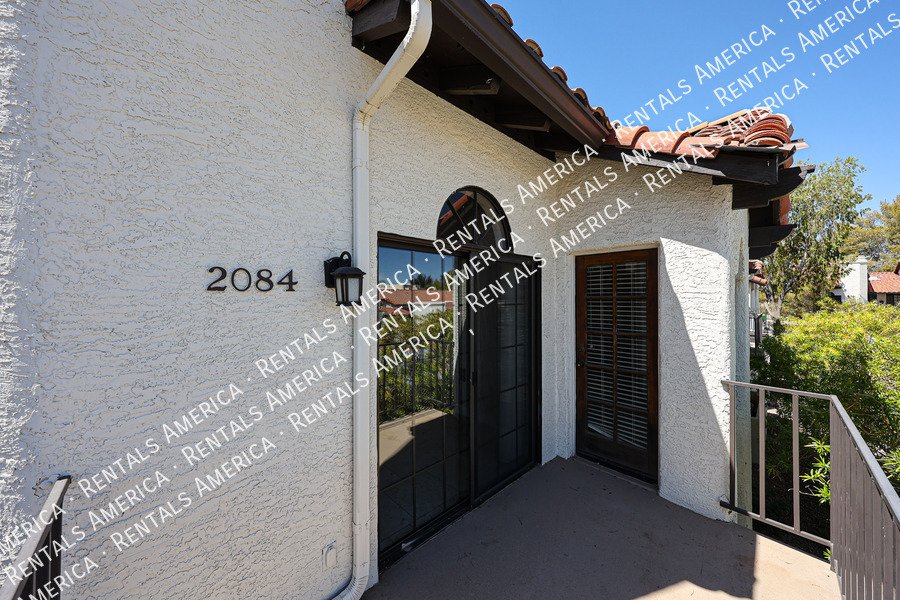 Light and Bright 2bed 2bath Gated Community property image