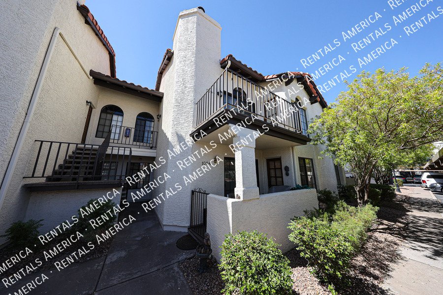 Light and Bright 2bed 2bath Gated Community property image