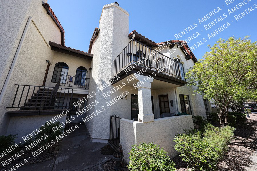 Light and Bright 2bed 2bath Gated Community property image