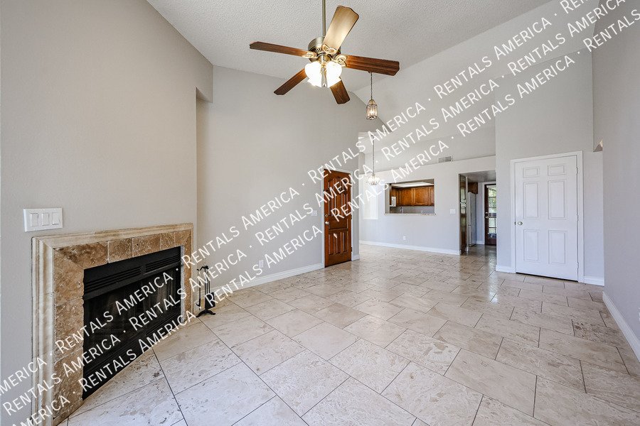 Light and Bright 2bed 2bath Gated Community property image