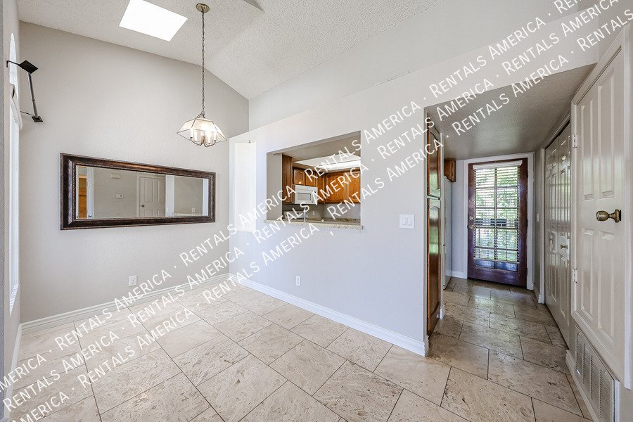 Light and Bright 2bed 2bath Gated Community property image