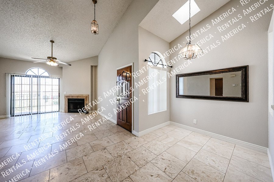 Light and Bright 2bed 2bath Gated Community property image