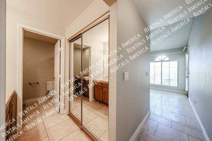 Light and Bright 2bed 2bath Gated Community property image