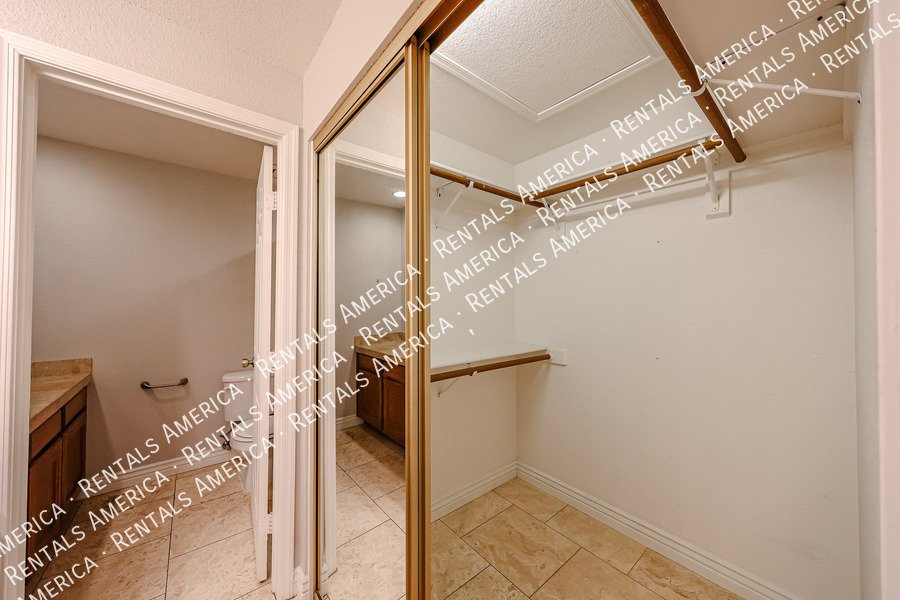 Light and Bright 2bed 2bath Gated Community property image