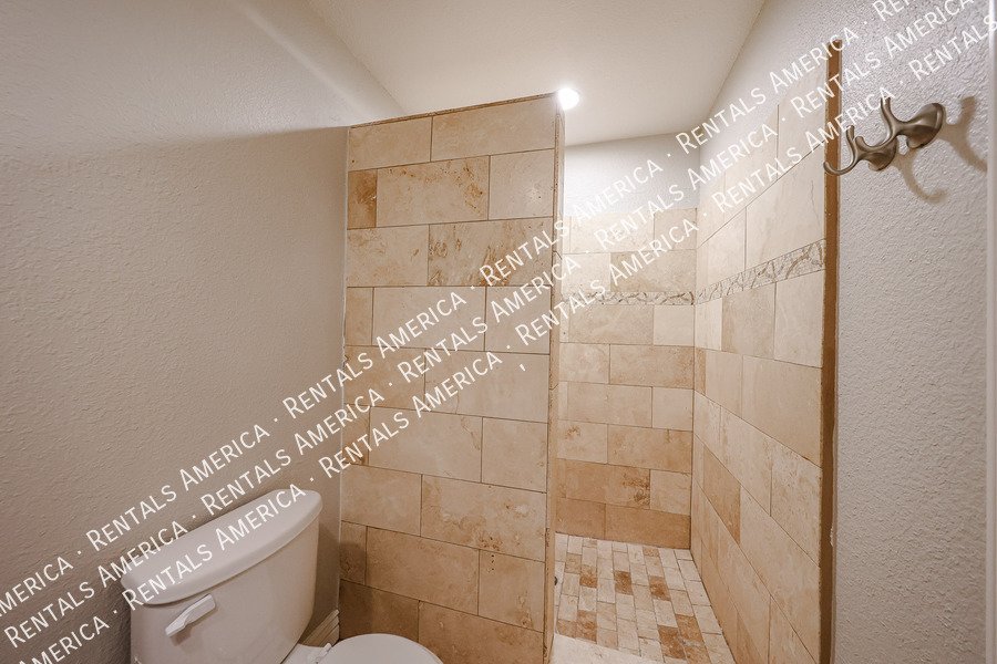 Light and Bright 2bed 2bath Gated Community property image