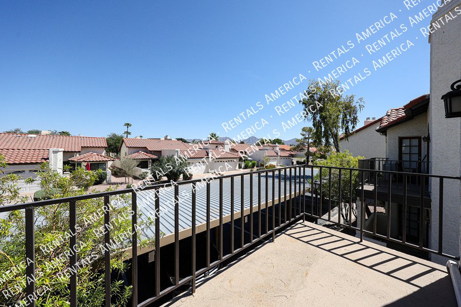 Light and Bright 2bed 2bath Gated Community property image